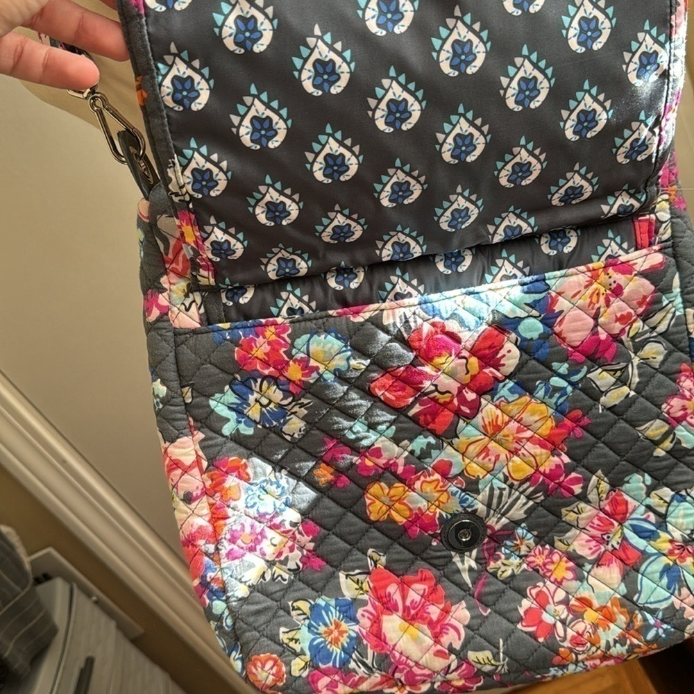 COPY Vera Bradley Women's Cotton Shoulder Bag Crossbody Purse, Pretty Posies - Picture 6 of 6